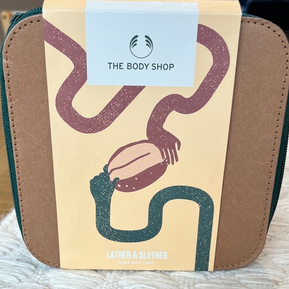 NIB New The Body Shop Lather & Slather Gift Set with Brown and Green - Picture 1 of 9